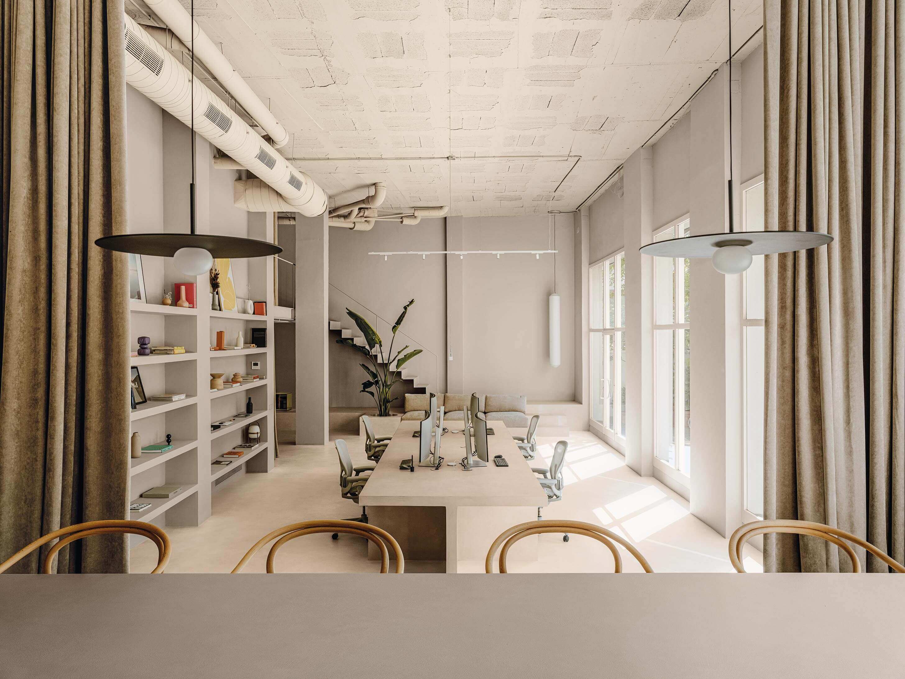 Tavolo cucina: Cementoresina KK 119, Soffitto: Decor KK 115